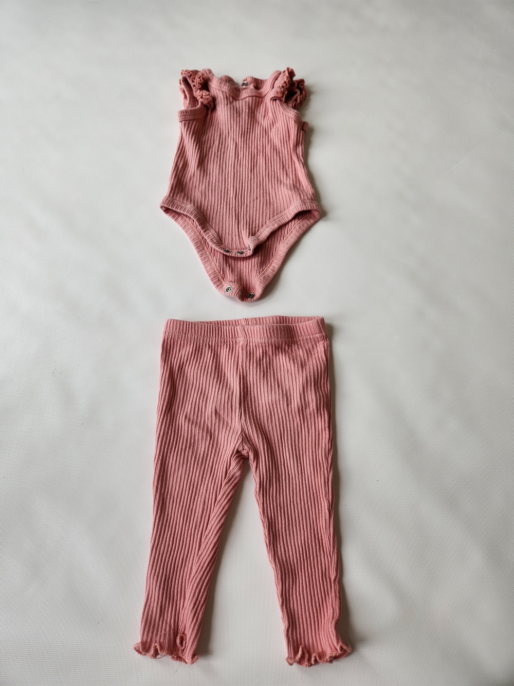 Ribbed Pink Baby Two-Piece Set - Sleeveless Bodysuit & Leggings Ruffled Cuffs